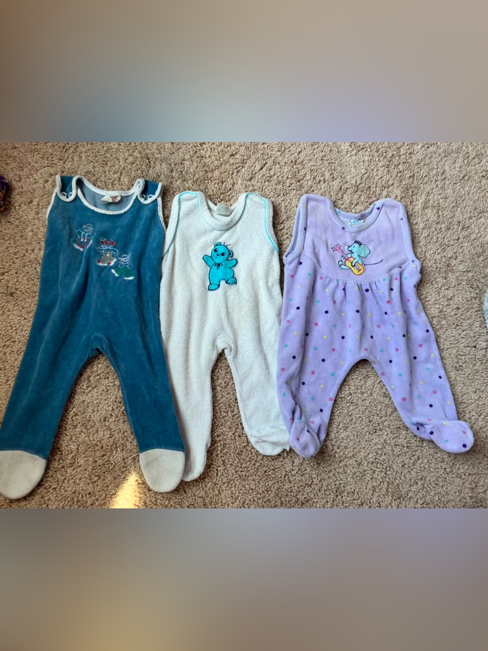 Stretch 80s Baby Girl Three-Pack Footed One-Pieces in Teal, Cream & Lavender